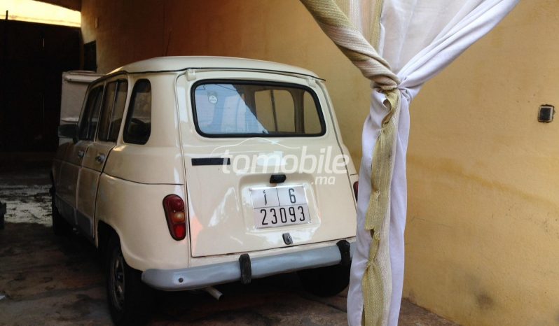 Renault R 4  1990 Essence 200000Km Béni Mellal #87359 plein