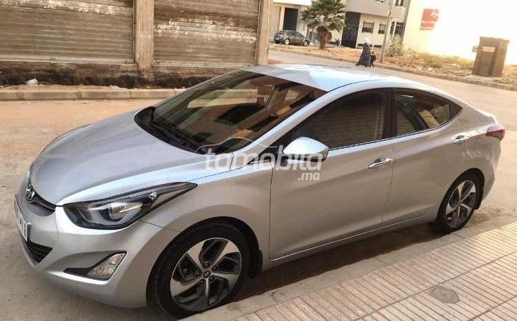 Hyundai Elantra Occasion 2015 Diesel 85000Km Rabat #92747 plein