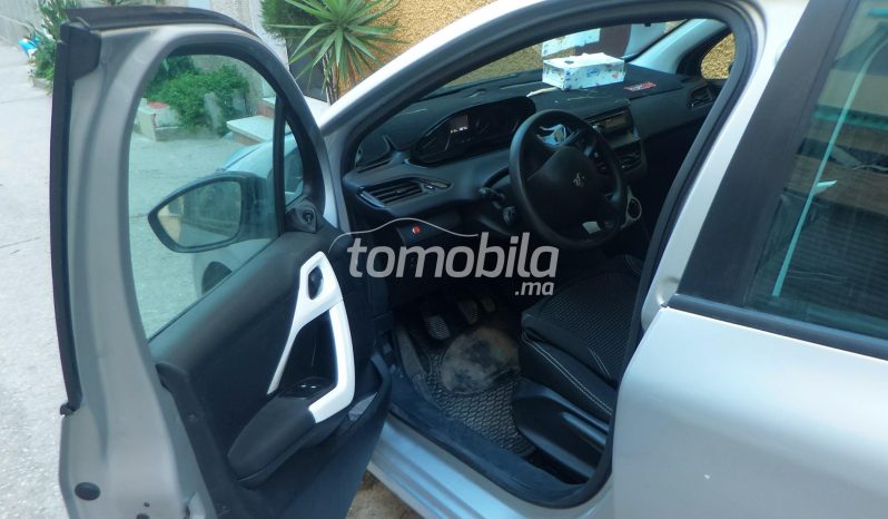 Peugeot 208 Importé Occasion 2016 Diesel 134000Km Tanger #96252 plein