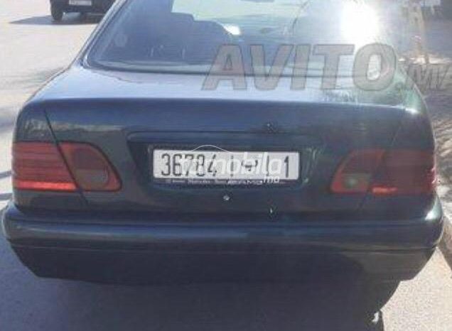 Mercedes-Benz 230 Importé Occasion  Essence 220000Km Rabat #97843 plein