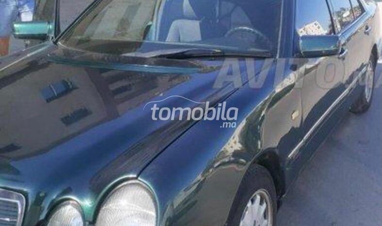 Mercedes-Benz 230 Importé Occasion  Essence 220000Km Rabat #97843 plein