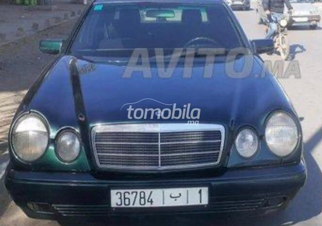 Mercedes-Benz 230 Importé Occasion  Essence 220000Km Rabat #97843
