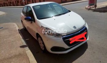Peugeot 208  2017 Essence 110000Km Kelaat Es-Sraghna #100055 plein