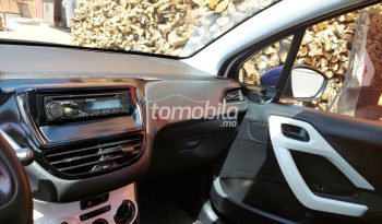 Peugeot 208  2017 Essence 110000Km Kelaat Es-Sraghna #100055 plein
