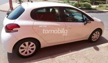 Peugeot 208  2017 Essence 110000Km Kelaat Es-Sraghna #100055 plein