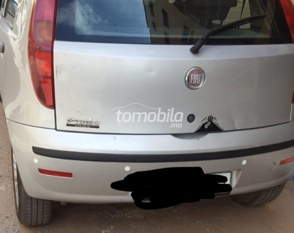 Fiat Punto  2012 Essence 118000Km Temara #100827