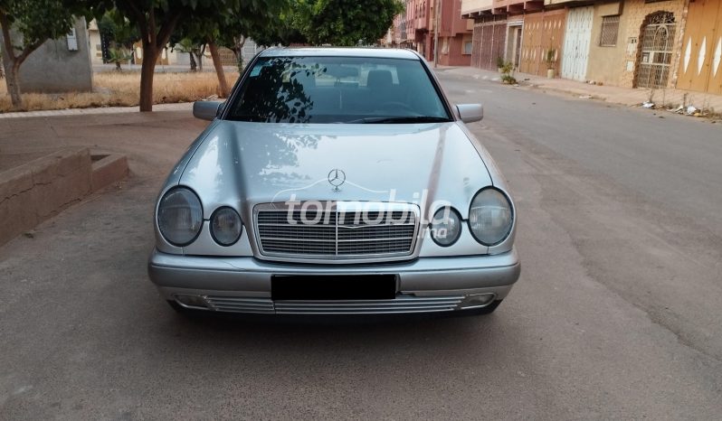 Mercedes-Benz 220 Importé Occasion 1995 Diesel 307000Km Berkane #101925 plein