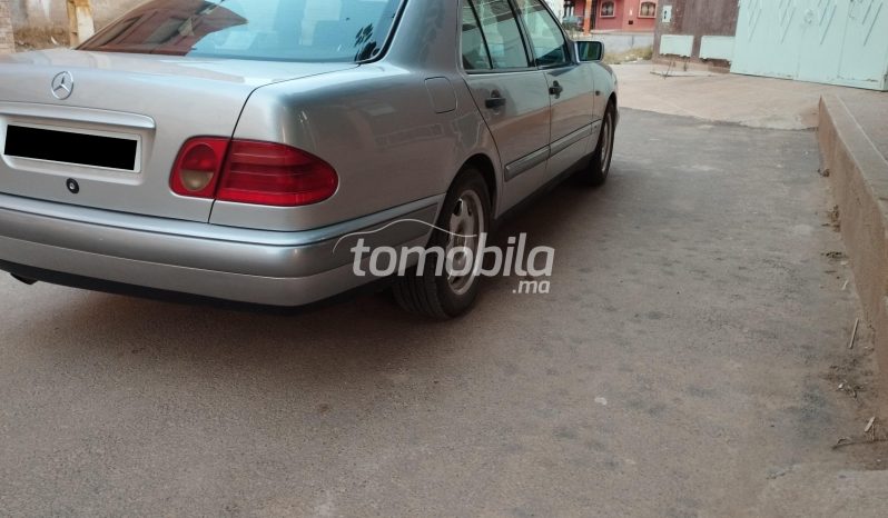 Mercedes-Benz 220 Importé Occasion 1995 Diesel 307000Km Berkane #101925 plein