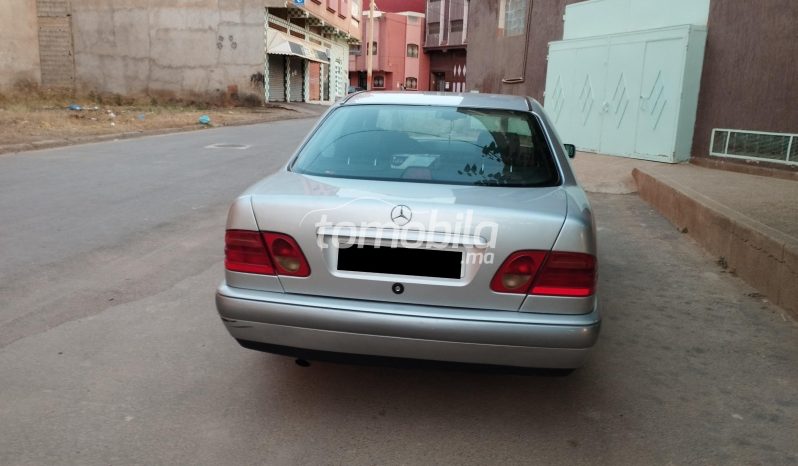 Mercedes-Benz 220 Importé Occasion 1995 Diesel 307000Km Berkane #101925 plein