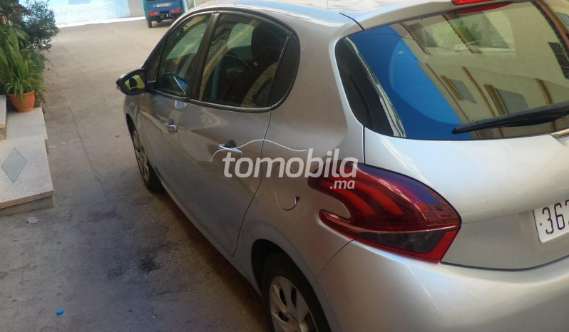 Peugeot 208 Occasion 2017 Diesel 140000Km Tanger #102387 plein