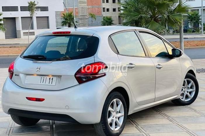 Peugeot 208  2018 Diesel 54000Km Salé #103703 plein