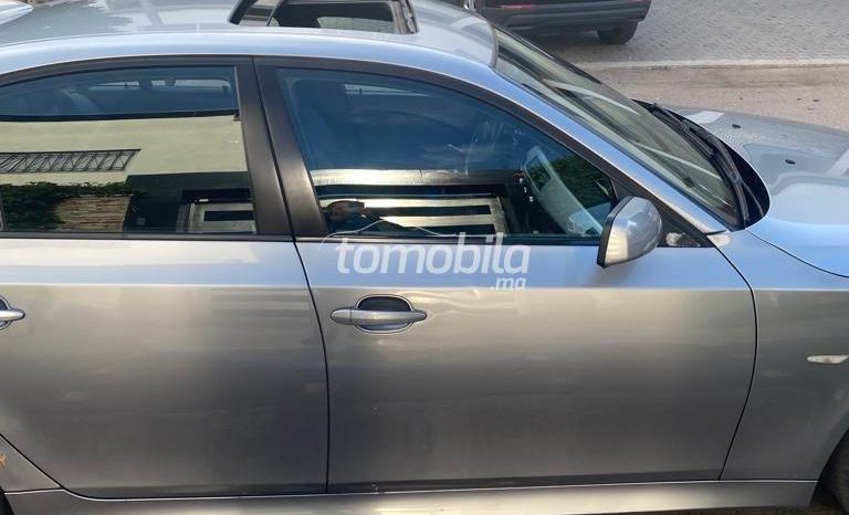 BMW Serie 5  2006 Essence 130000Km Casablanca #106950 plein